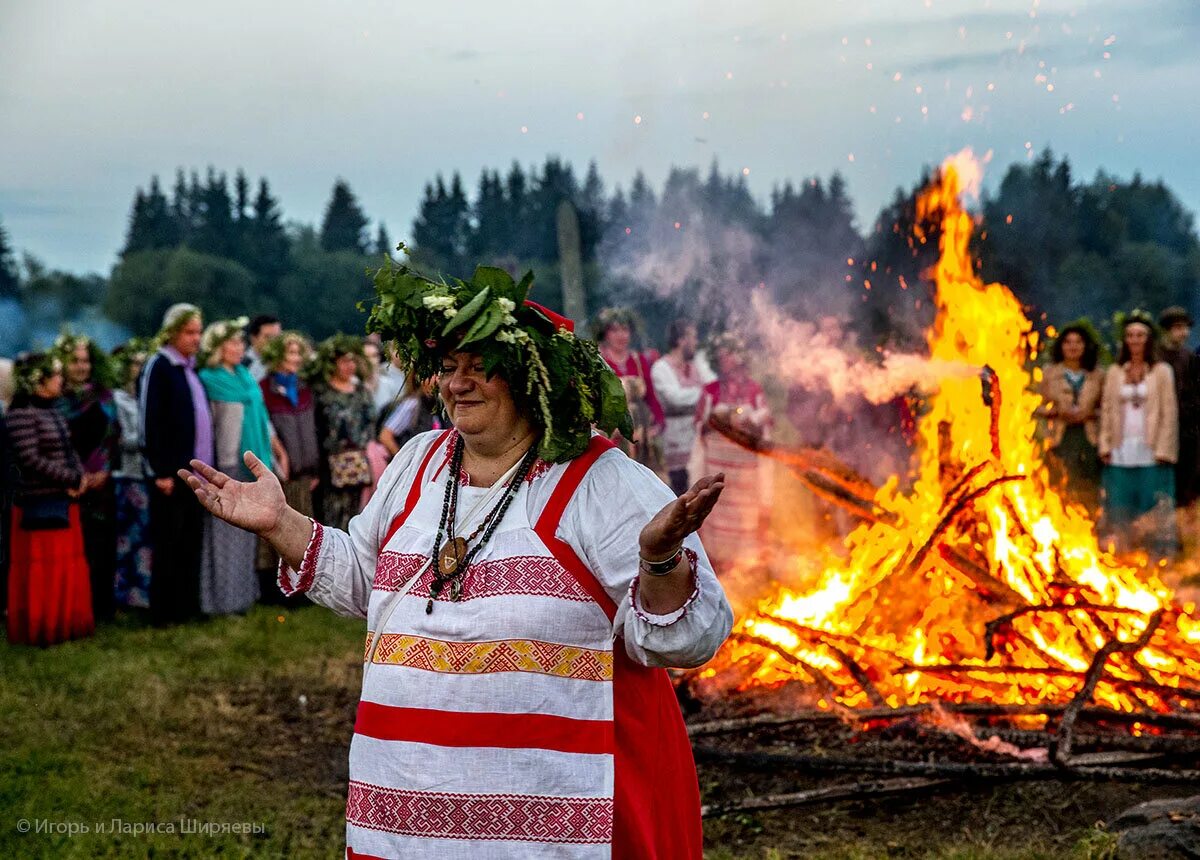 Праздник Ивана Купалы праздник летнего солнцестояния. Ivan Kupala Russia. Славянские празднования. Ритуалы солнцестояния