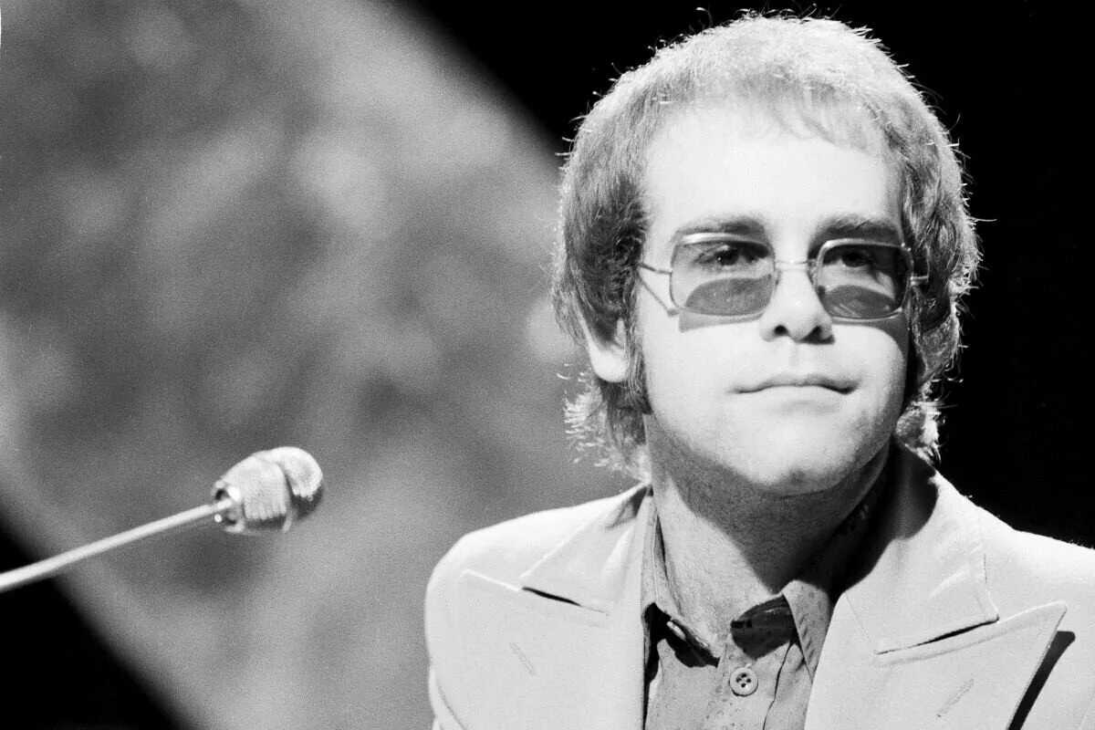 Элтон джон википедия. Элтон Джон. Элтон Джон в молодости. Элтон Джон молодой. Elton John 1972.