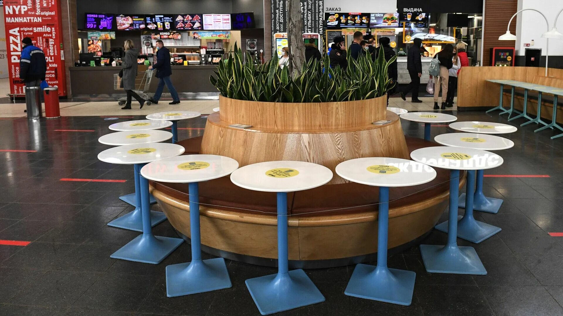 Тц галерея видное фудкорт. Фудкорт в москве в центре. Фудкорт лужники. Фудкорт где находится. Фудкорт где находится.