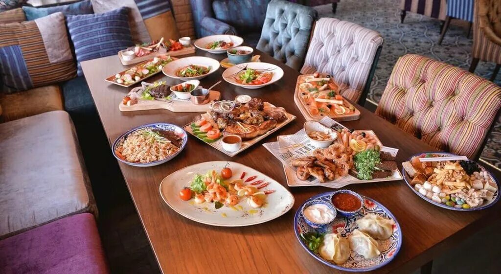 Кафе хорошая компания оренбург на салмышской. Хорошая компания салмышская 51. Кафе хорошая компания оренбург 8 марта. Хорошая компания, оренбург, улица 8 марта. Изюм паб оренбург.