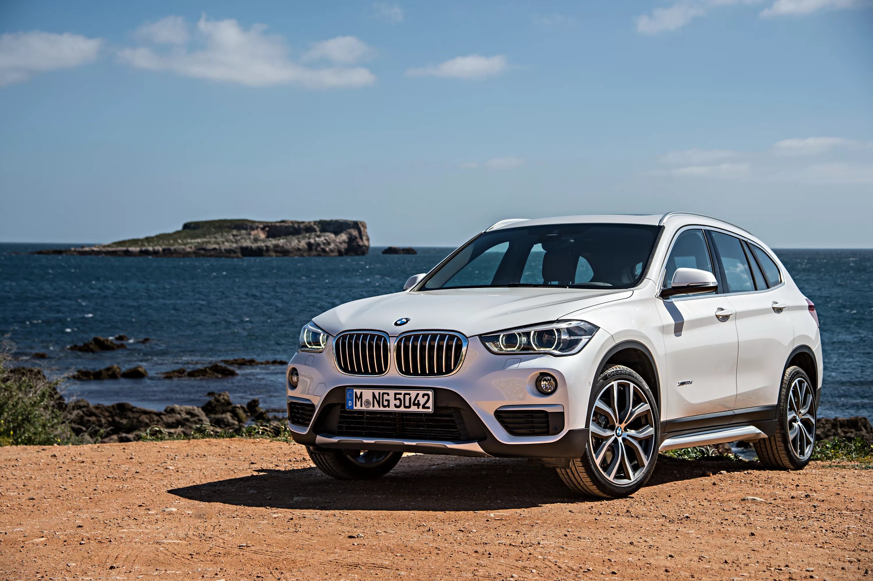 X 1 является. BMW x1 f48. БМВ х1 2022. БМВ x1 2022. BMW x1 2017.