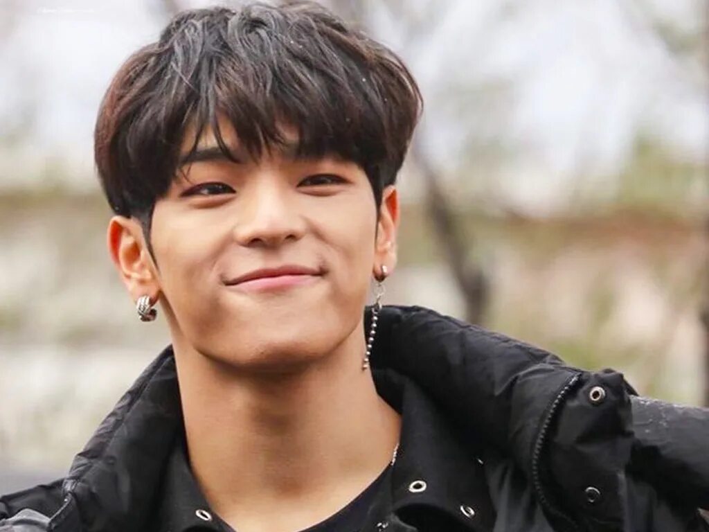 Уджин из stray kids. Уджин из stray. Уджин 2024. Уджин из stray kids почему ушел. Уджин 2024.