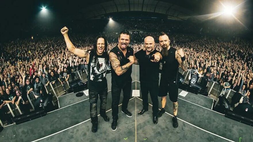 Disturbed концерты. Солист группы disturbed. Солист дистурбед. Disturbed концерт. Disturbed концерты.