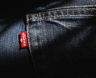 Levis red