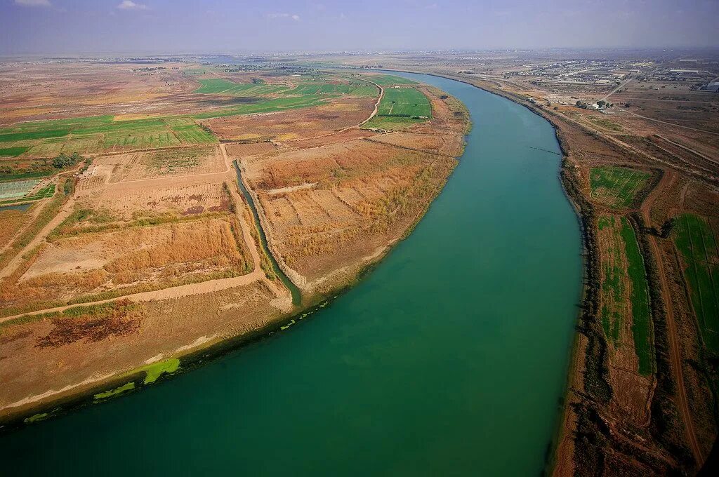 Длина реки тигр. Река Евфрат золото. Tigris River. Демерара река. Река Диджле.