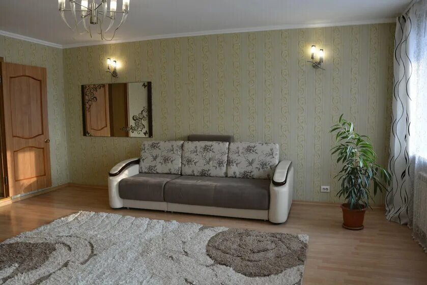 Снять студию в абакане. 1 комнатная квартира в абакане. Квартира студия в абакане. Однокомнатная квартира в абакане. Крылова 84 абакан ресторан.