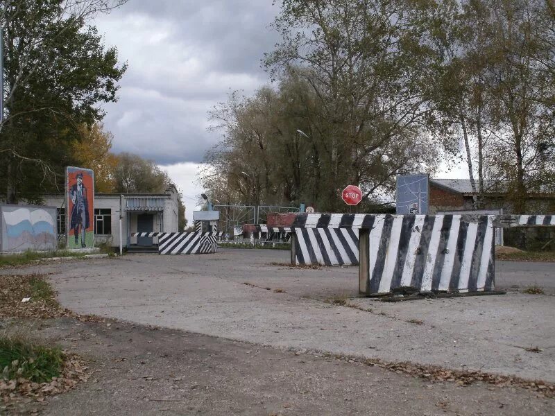 город остров. адрес остров 3. аэродром веретье остров. г остров 3 псковская область. рвсн 35700 остров 3.