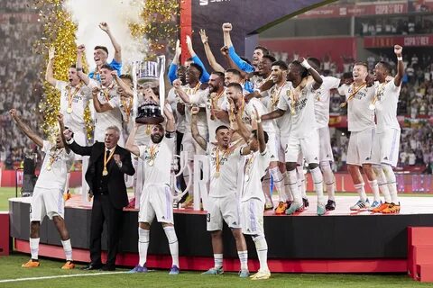 As imagens da 'louca' festa do Real Madrid após conquista da Taça...