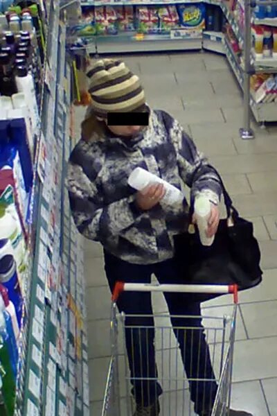 Ребенок украл в магазине что будет. Украл продукты. Воруют в детском мире пермь. Штраф за мелкое хищение в магазине. Кража в магазине.