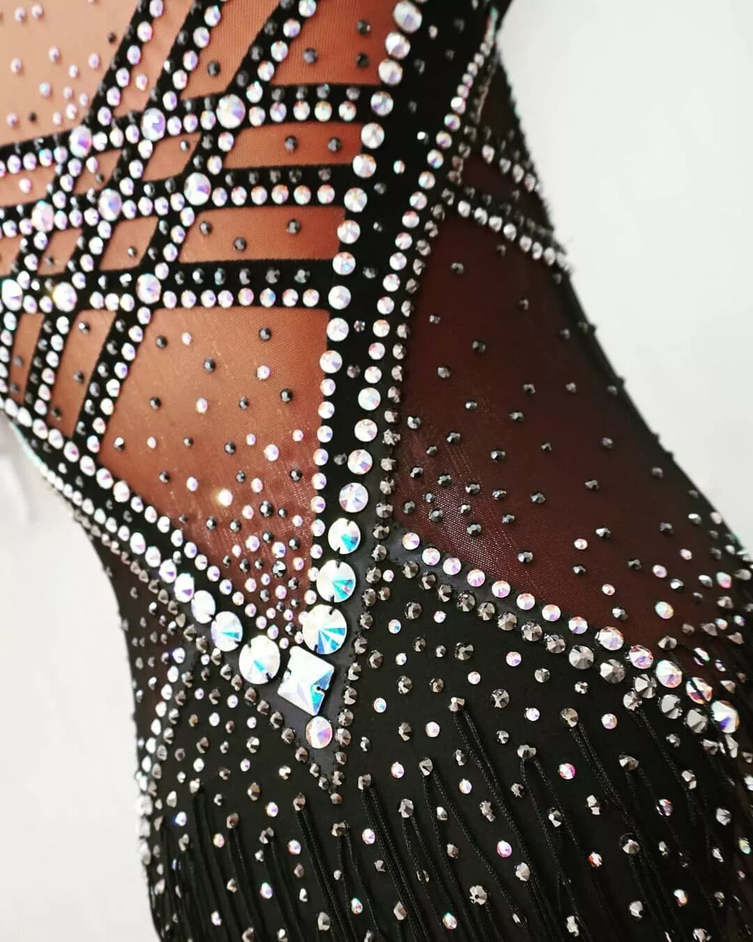 Стразы для купальников для художественной. Стразы для купальников для художественной. Купальник для художественной гимнастики. Украшение гимнастического купальника стразами. Украшение купальника для художественной гимнастики.