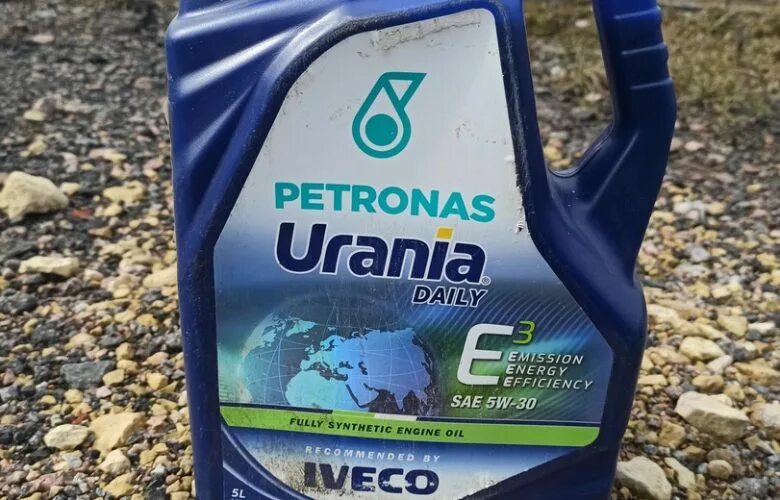 Масло урания 5w30. Urania 5w30. Urania Daily 5w30 синтетика. Масло Petronas Urania Daily 5w30. Масло Urania Daily 5w30 синтетика.