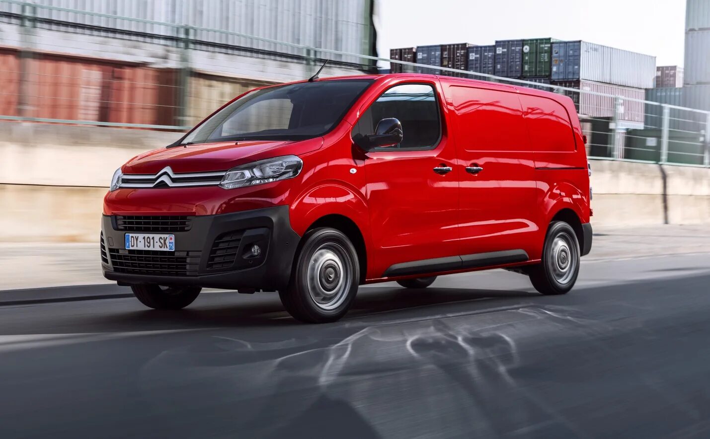 Jumpy фургон. Ситроен джампи 3 поколение. citroen jumpy. citroen jumpy фургон. ситроен джампи 2017 модельного.