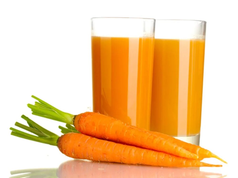Свежевыжатый морковный сок. Морковь сок. Стакан морковного сока. Свежевыжатый сок морковь.