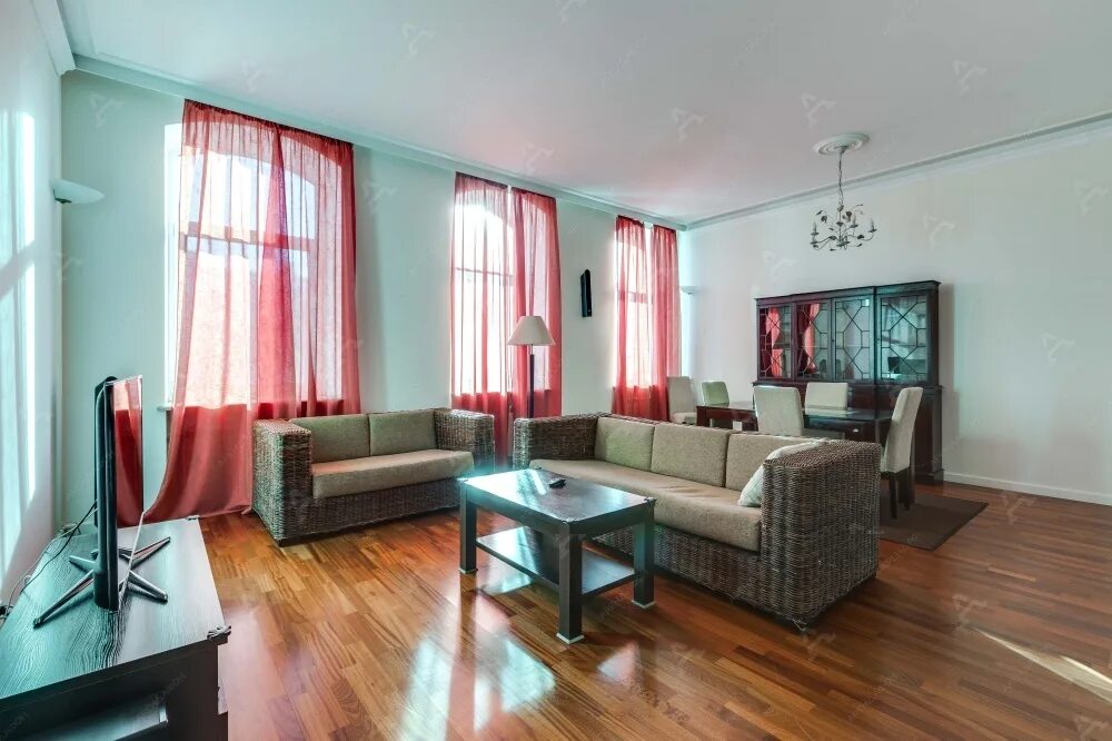 холл поликлиники. ролл холл, москва, холодильный переулок, 3. павелецкая плаза озеленение. цмт конгресс холл. деловой центр, москва, пресненская набережная, 6с2.