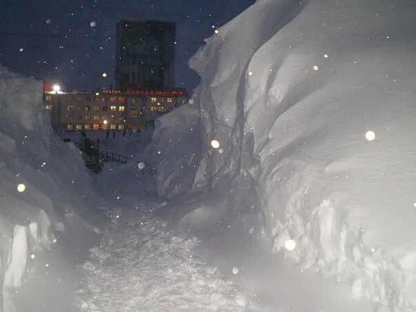 Глубокая зимняя ночь метель в доме ни. Черная Пурга Норильск 2008. Норильск черная Пурга. Норильск зима черная Пурга. Черная Пурга Таймыр.