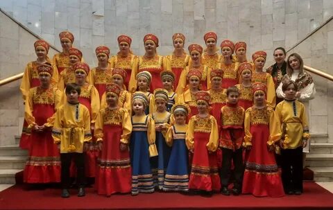 Исполняет детский ансамбль