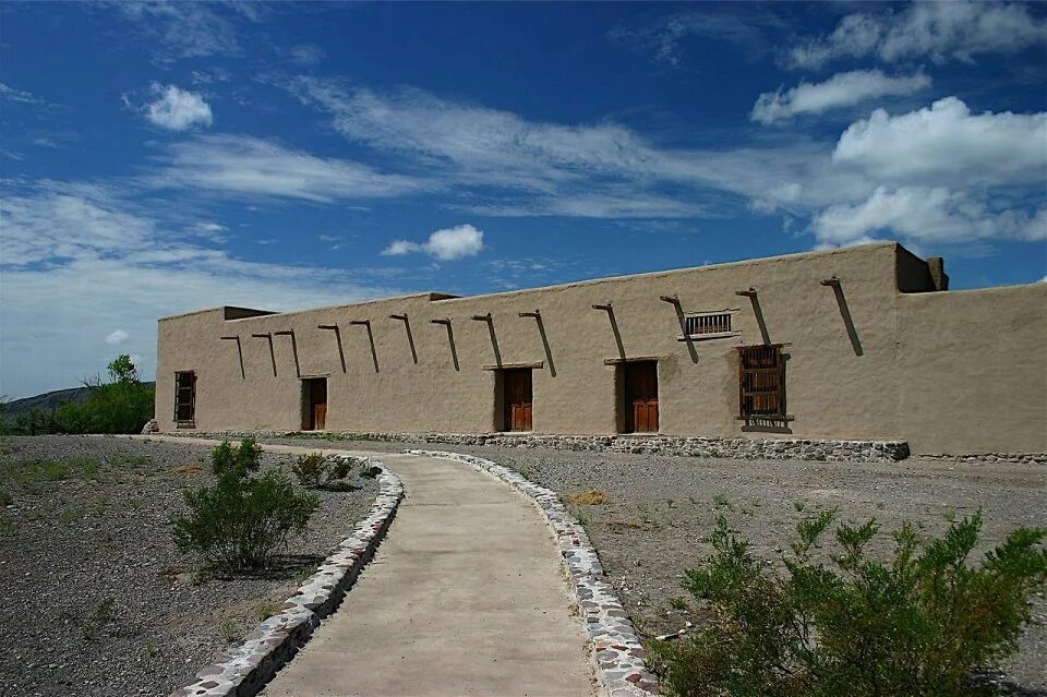 Fort knox. Золотохранилище США Форт Нокс. Форт Индж Техас. Форт Матанзас в Америке. Глиняный Форт Америки.