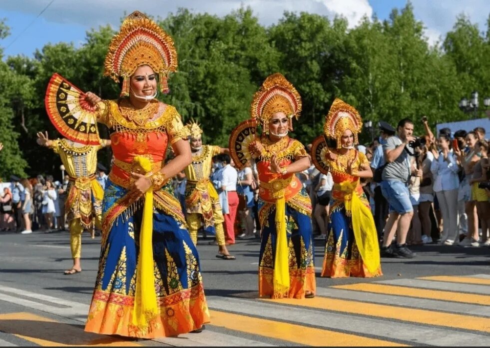 Парад народ. Vi Всемирная Фольклориада в Уфе. Всемирная Фольклориада 2021 в Уфе. Фольклориада CIOFF 2021 фестиваль. Фольклориада Дюртюли.