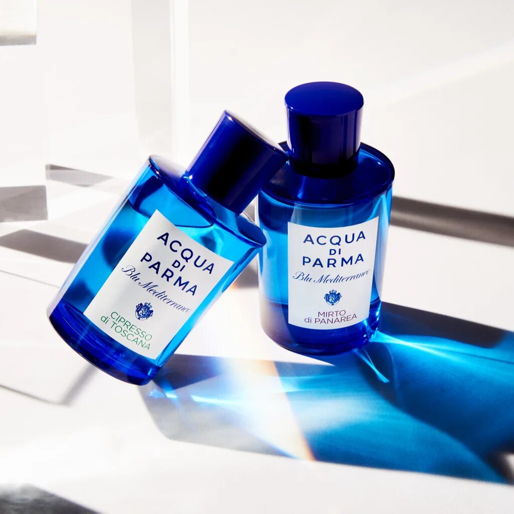 Духи Aqua de Parma. Туалетная вода Blu Mediterraneo Mirto di Panarea, 100 мл. Аква ди Парма Мирто ди Панарея. Acqua di Parma Mirto di Panarea в руке.