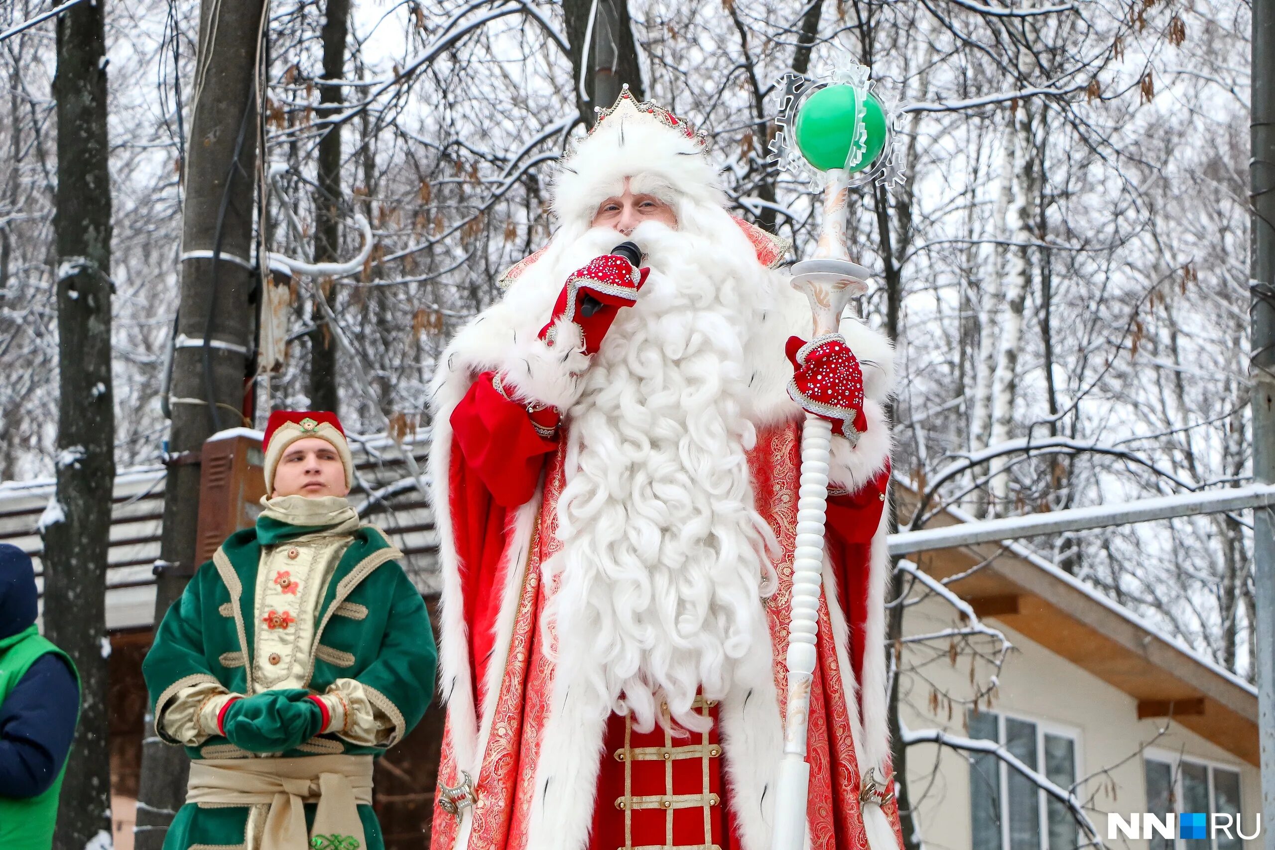 дед мороз из. новогодняя резиденция деда мороза в нижнем новгороде. дед мороз в нижнем новгороде. дед мороз и снегурочка в великом устюге. дедом нижний новгород.