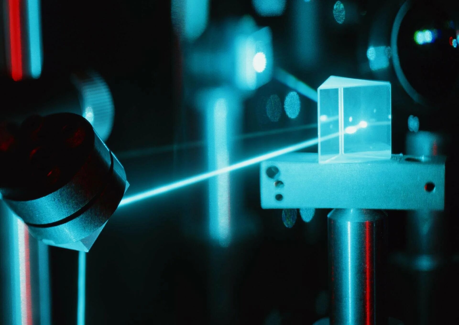 Tech laser. Промышленный лазер. laser beam. лазерный элемент. лазер футаж.