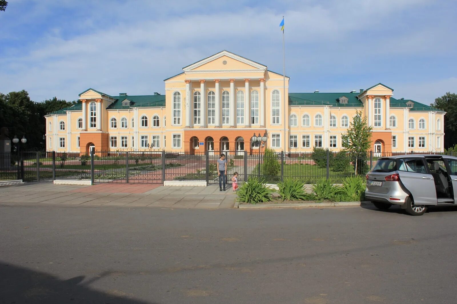 Сновск. Ревск город. Сновск Черниговской области. Музей Щорса в Сновске.