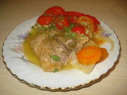 Рыба припущенная с овощами