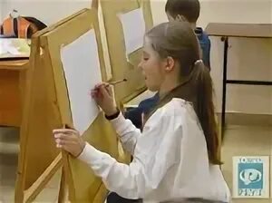 Маша ходит в художественную школу там учат