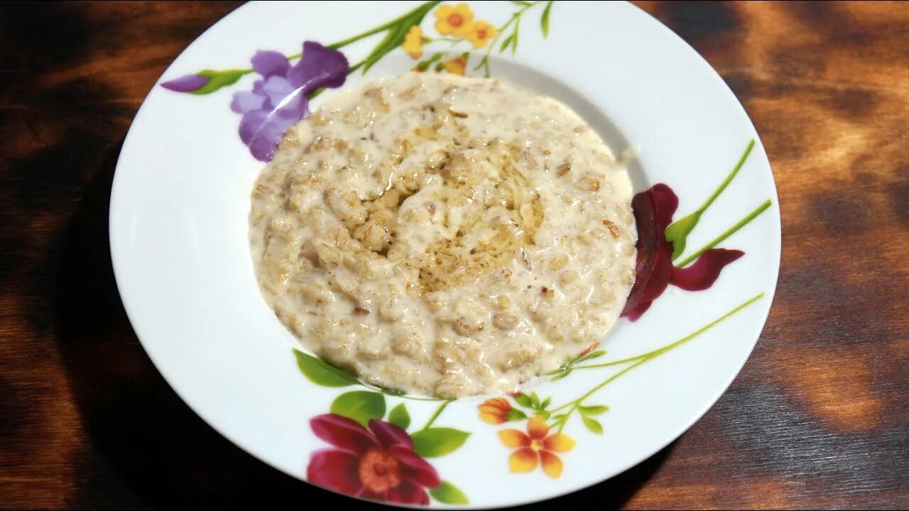 Правильная геркулесовая каша на воде. Овсяная каша Геркулес. Каша крупно. Геркулес каша крупно. Каша красоты Геркулес.