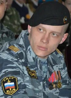 Берет омон