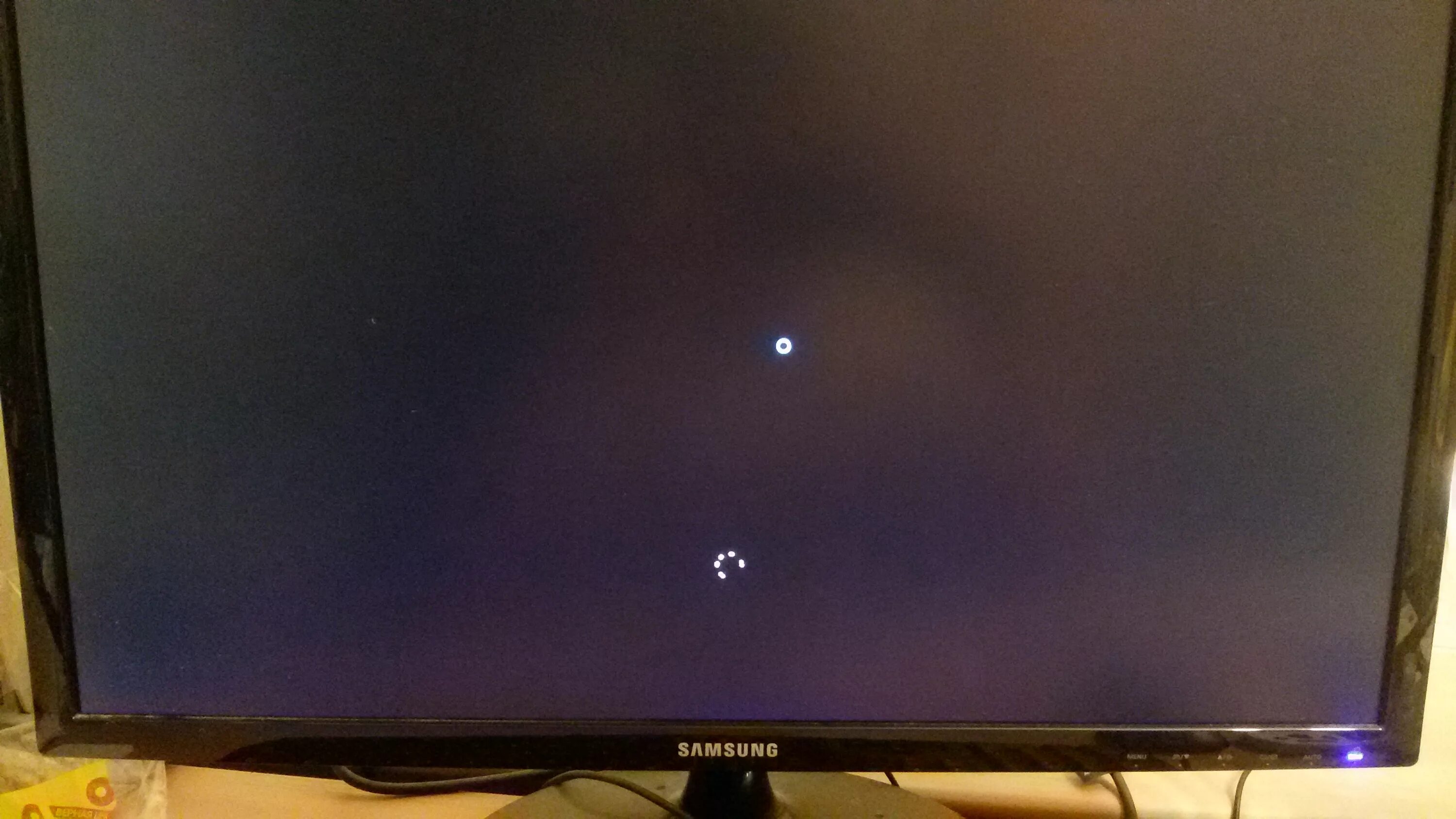 Черный экран на ноутбуке. Черный экран. Черный экран монитора. После обновления Windows 10 черный экран. После обновление черный экран.