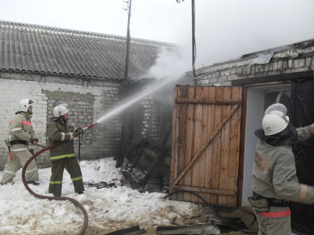 Пожар в воронеже сейчас. Пожар в квартире картинки. Воронеж новости происшествия пожар. Пожар дома. Воронежские пожарные.