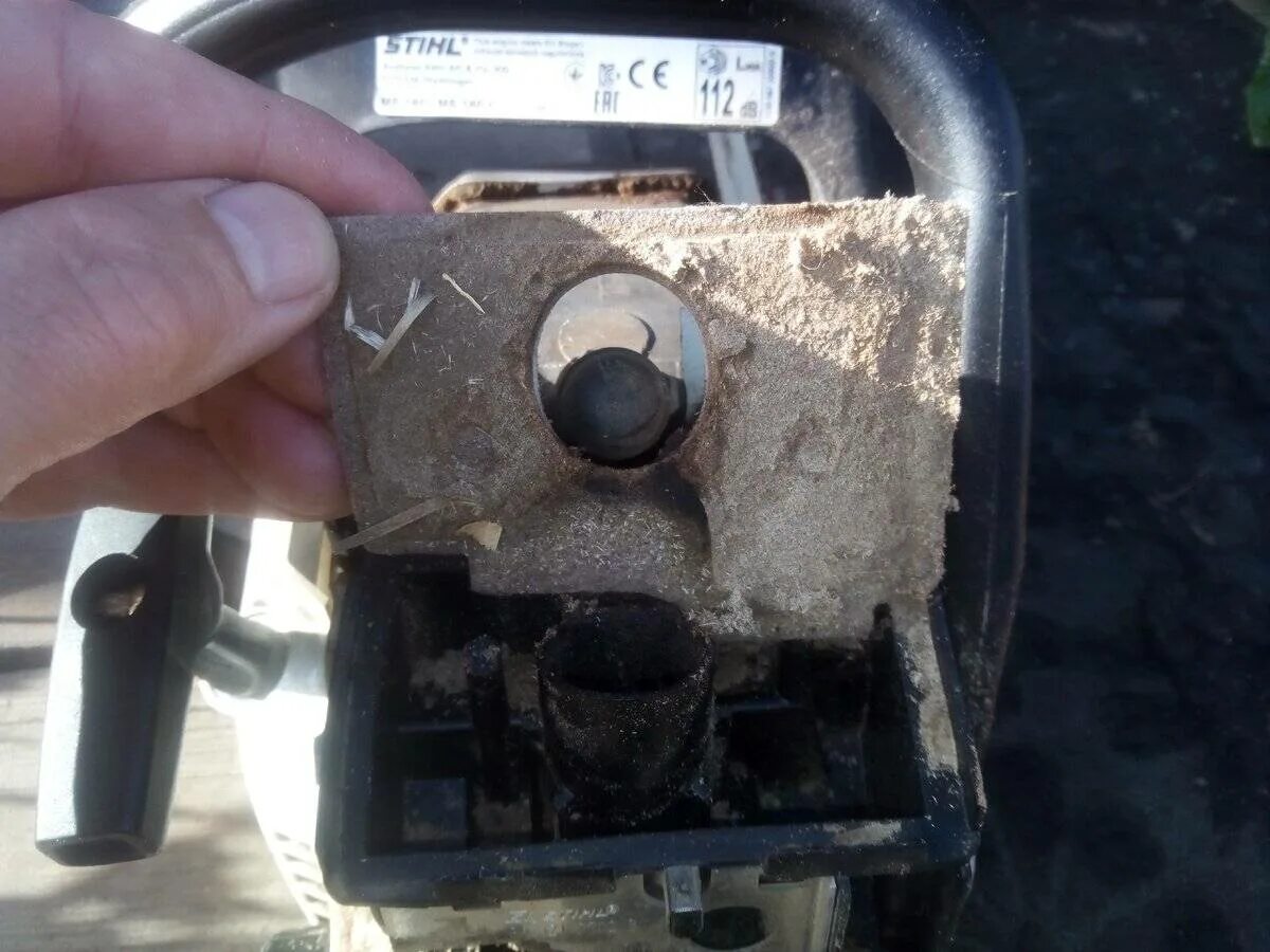 Холостой ход штиль 180. Бензопила не набирает обороты. Бензопила партнёр 350 заводка. Пила штиль 180 глохнет. Пила хускварна 440 заводится и глохнет.