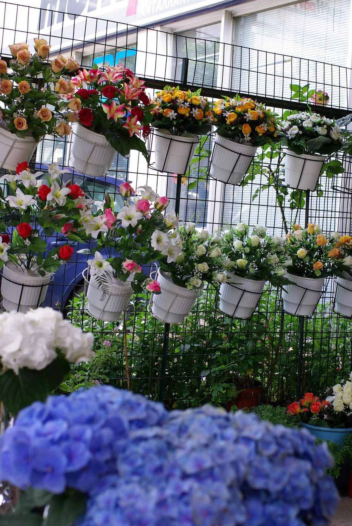 Цветочный магазин бизнес. Дизайн цветочного магазина. Цветочный салон. Витрина цветочного магазина. Как открыть цветочный бизнес.