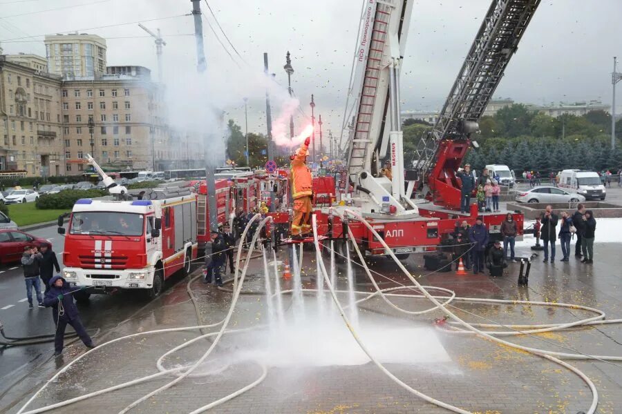 21 мчс пожарная часть санкт-петербург. пожарная охрана мчс россии. мчс россии в деле. мчс санкт-петербург пожарная часть 19. пожарный вакансии спб.