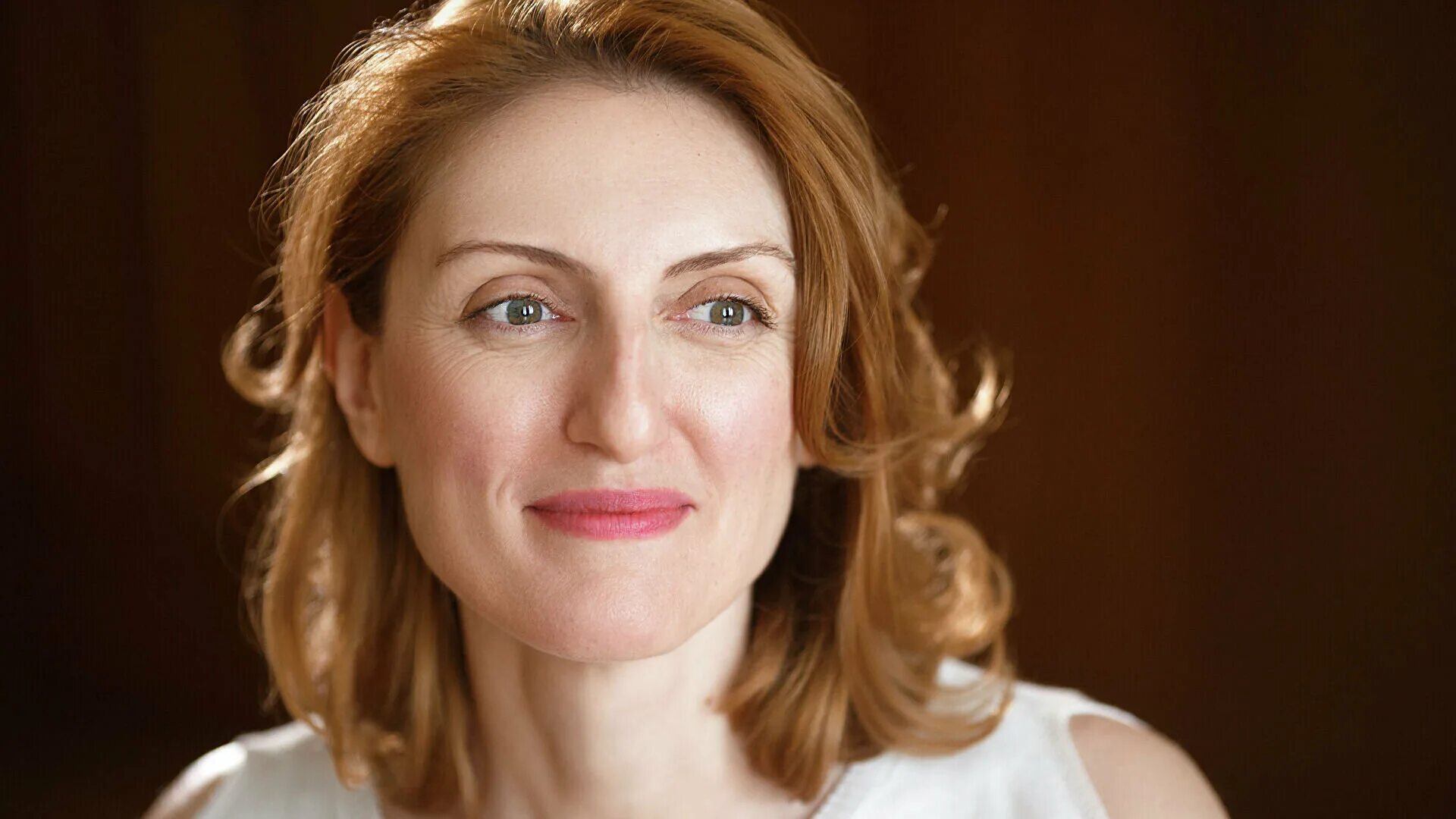 Наринэ юрьевна. Наринэ. Абгарян н ю. Нарине абгарян счастье муры. Книга манюня (абгарян н.