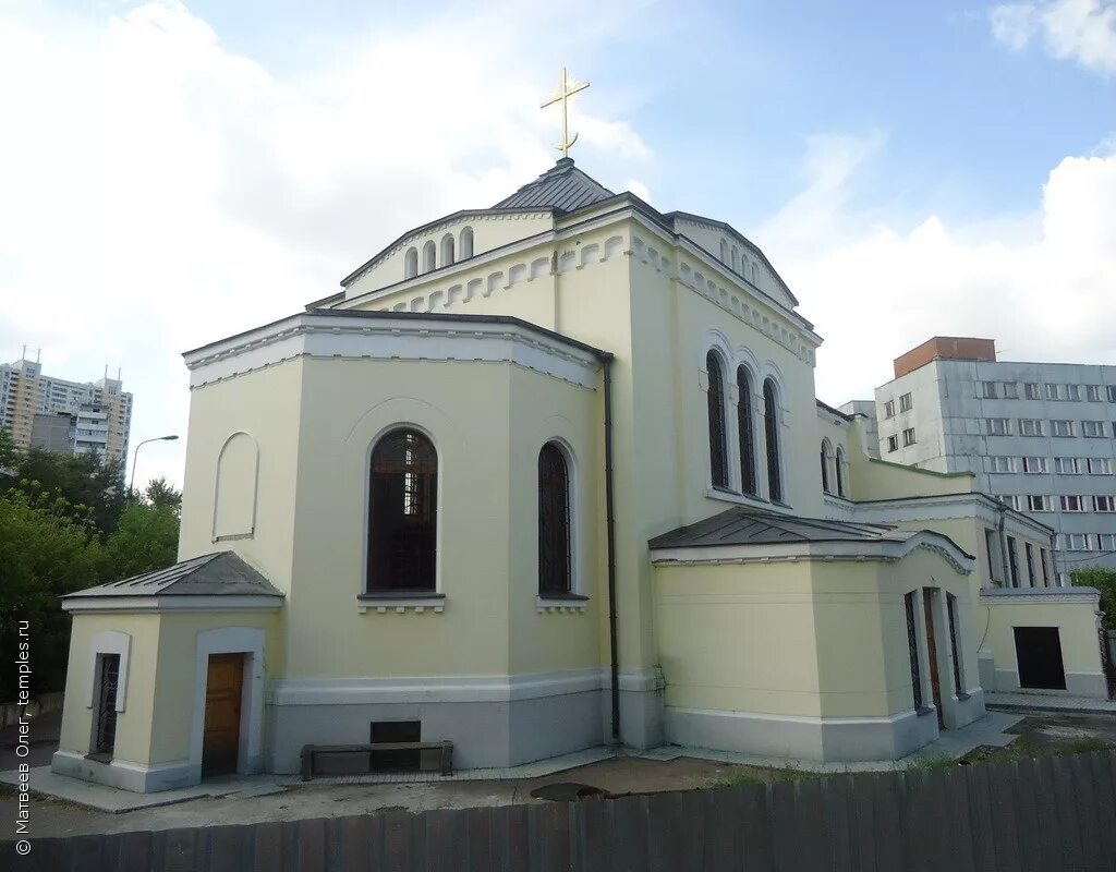 Церковь иконы божией матери отрада и утешение на ходынском поле. Храм на территории боткинской больницы. Храм отрада и утешение на ходынском поле. Церковь иконы божией матери "отрада и утешение" пермь. Улица поликарпова отрада и утешение.