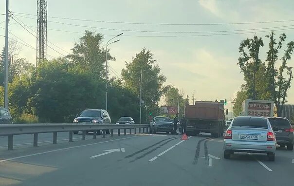 Дтп 38 иркутск. ДТП на Сурнова сегодня. Авария на Сурнова в городе Иркутске утром. Авария на Сурнова вчера.