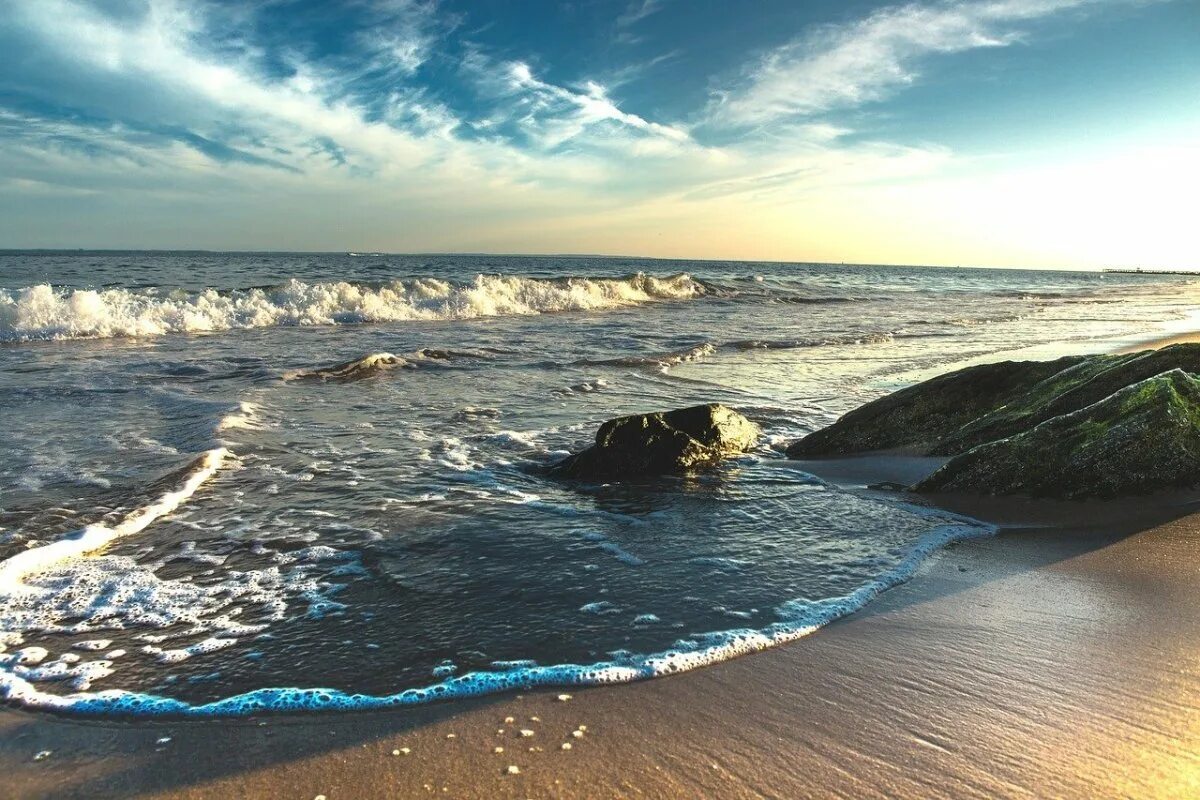 Галоклин балтийское море. Залив карпентария. Озеро балхаш слияние. Атлантический океан самый соленый. Граница балтийского и северного моря скаген.