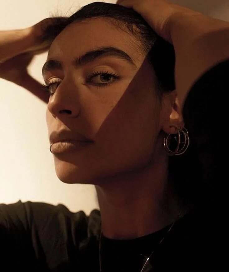 Sevdaliza фото. Sevdaliza "ison". Севдализа рост. Sevdaliza это женщина или мужчина. Севдализа родители.
