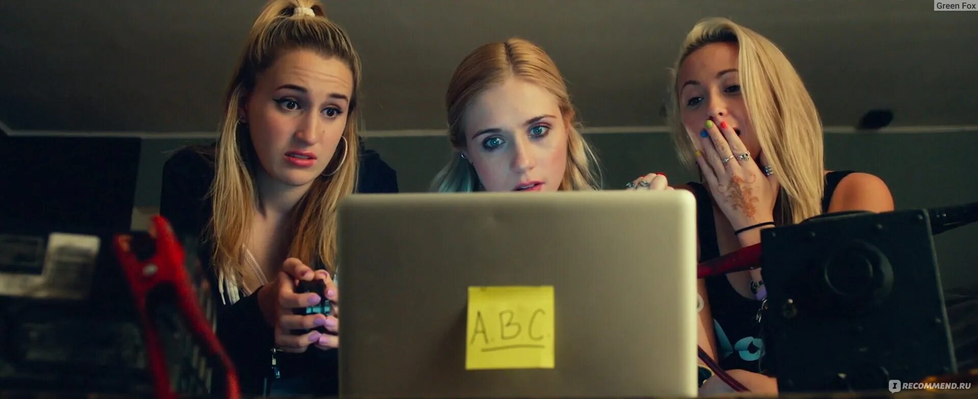 Worth mentioning. Worth mentioning. Раймонд рубикам фото. Worth mentioning. Ханна хьюз горячая.