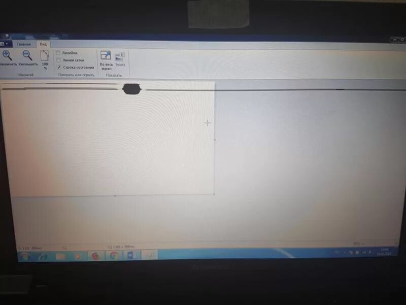 Леново черный экран что делать. Ноутбук леново вертикальные полосы. Экран ноутбука леново b590. Ноутбук леново g50 черные полосы на экране. Горизонтальные полосы сбоку экрана ноутбука.