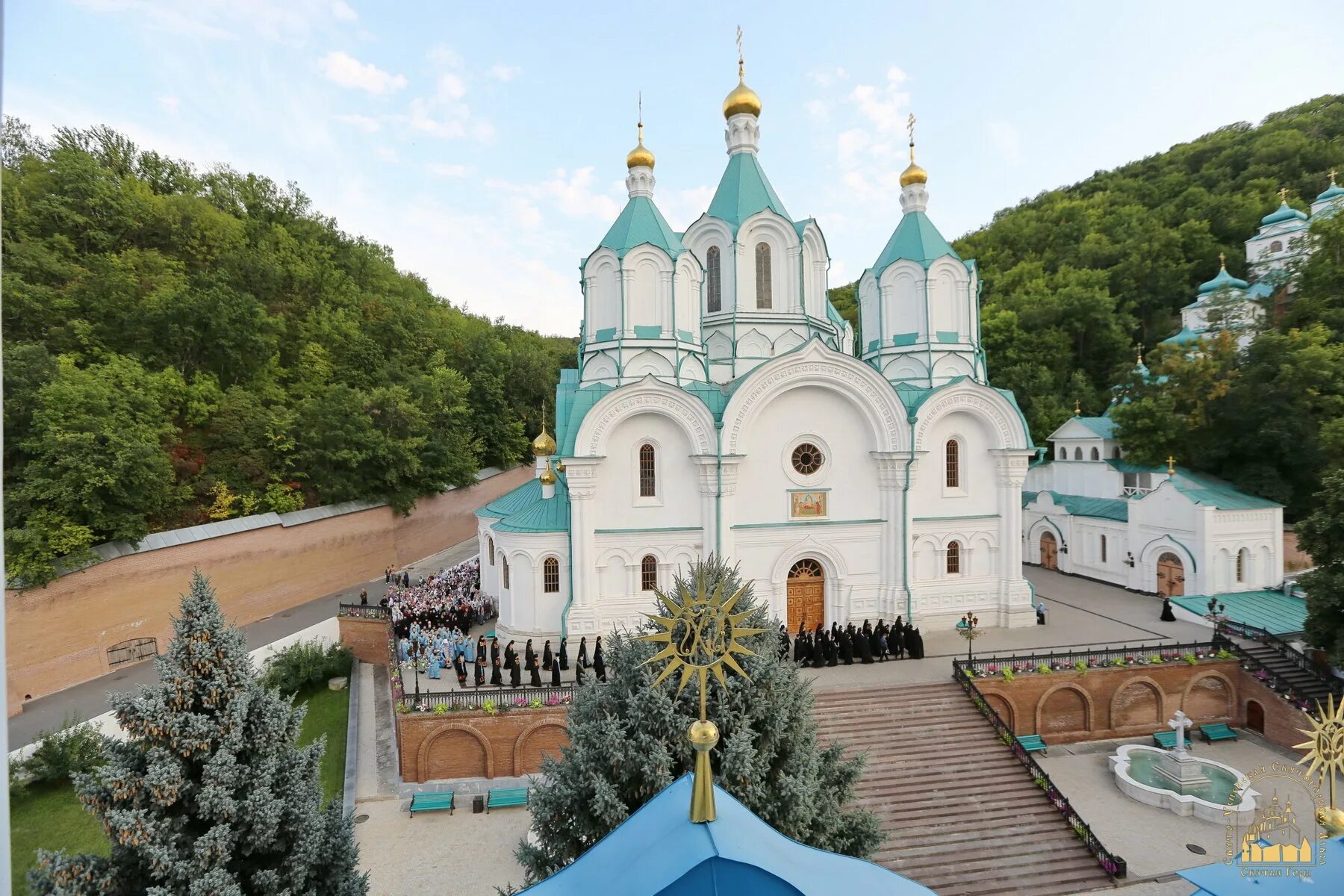 Свято успенский святогорский. Свято-Успенский Святогорский монастырь Украины. Свято Успенская Лавра Святогорск.