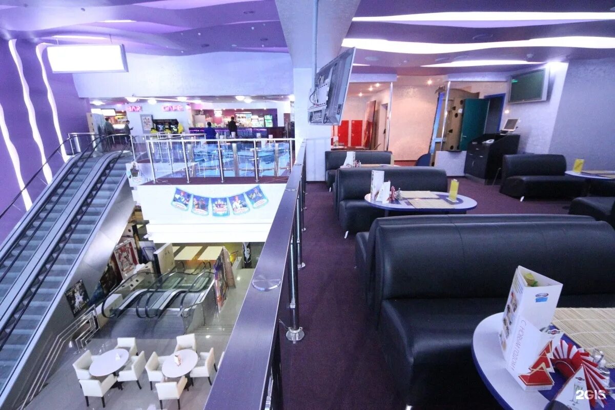 Тц капитолий марьина роща кинотеатр. Кинотеатр каро 8 москва. Тц в метро университет кинотеатр капитолий. Каро капитолий. Каро капитолий.