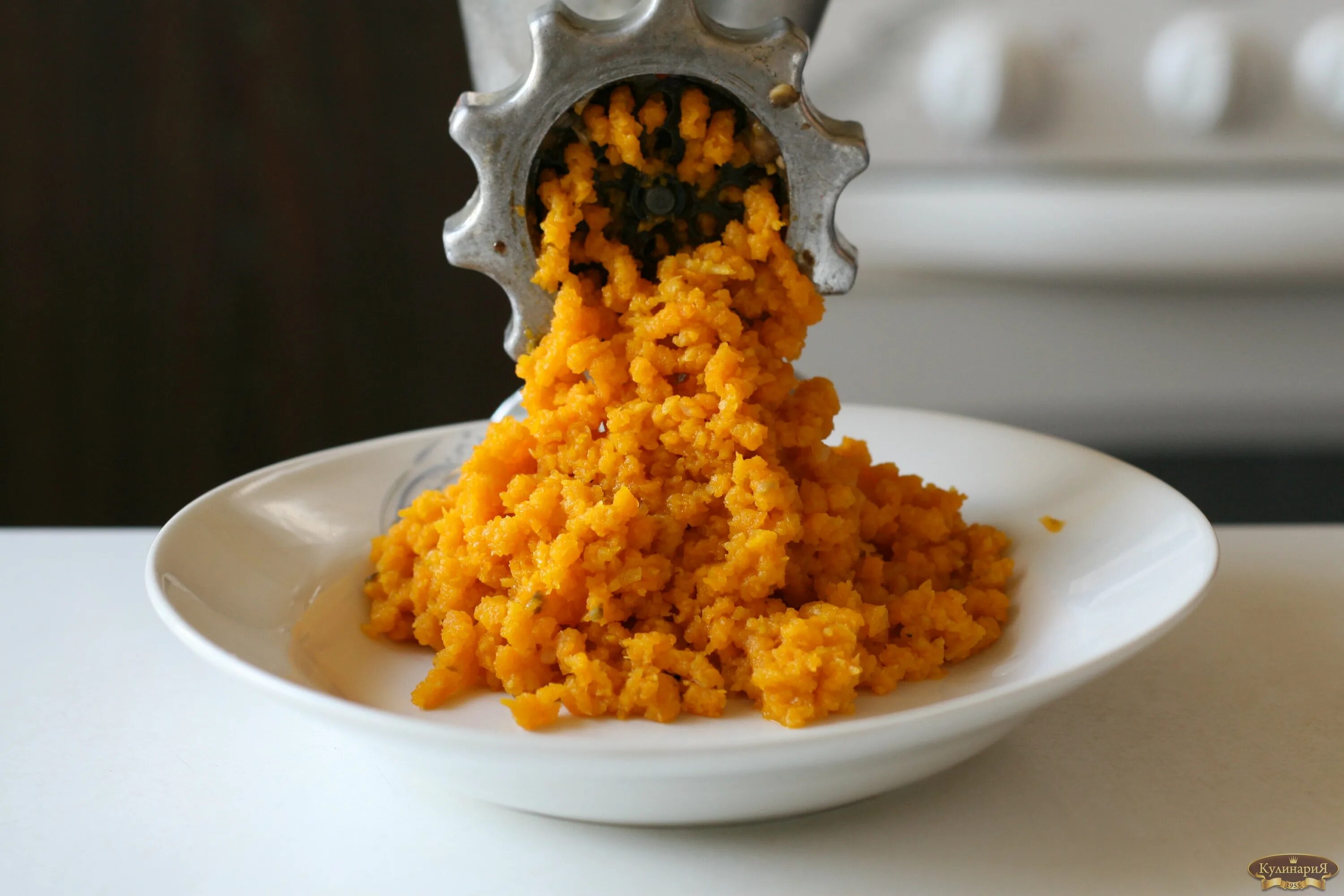 Помидоры и перец через мясорубку. Насадка для корейской моркови для мясорубки мулинекс. Насадка для корейской моркови для мясорубки мулинекс. Мясорубка аксион м 41. Шинковка для моркови moulinex.