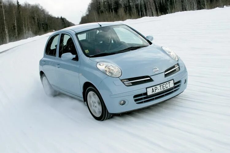 Toyota micra 2002. Toyota yaris и nissan micra. Toyota micra. Toyota yaris xp10. Toyota micra.