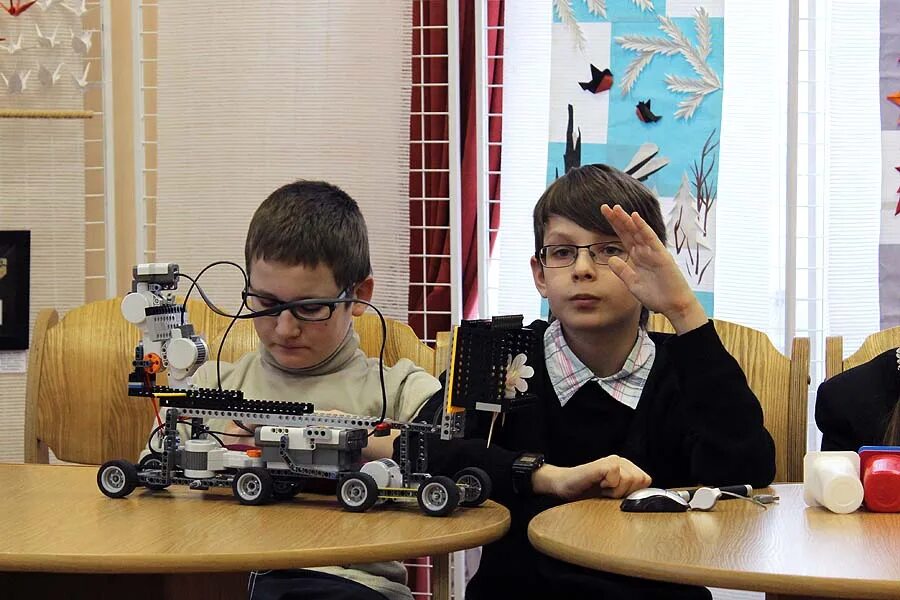 о. самарский центр детско юношеского технического творчества. мбу до цдют г симферополя. импульс центр оренбург. директор самарского областного технического творчества "поиск".