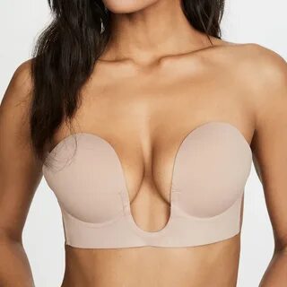 Complete with removable straps, this U-Plunge bra is perfect for any plungi...
