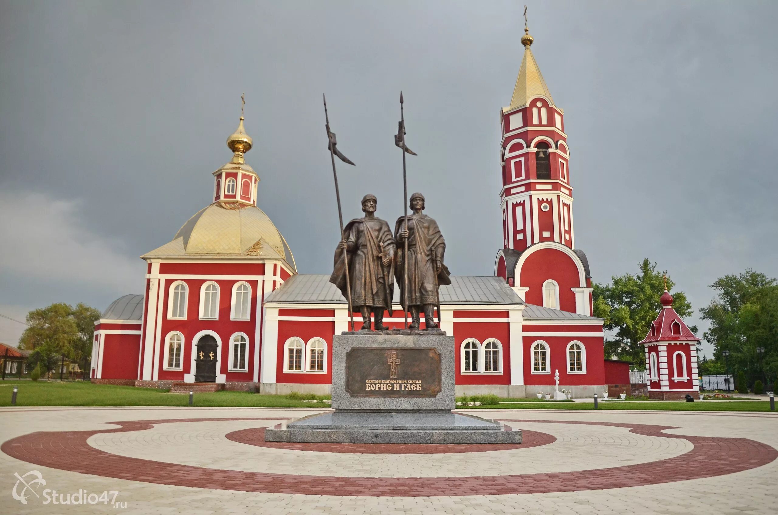 Сайт борисоглебска воронежской. Храм Бориса и Глеба Борисоглебск. Храм Бориса и Глеба в Борисоглебске Воронежской области. Памятник Борису и Глебу в Борисоглебске.