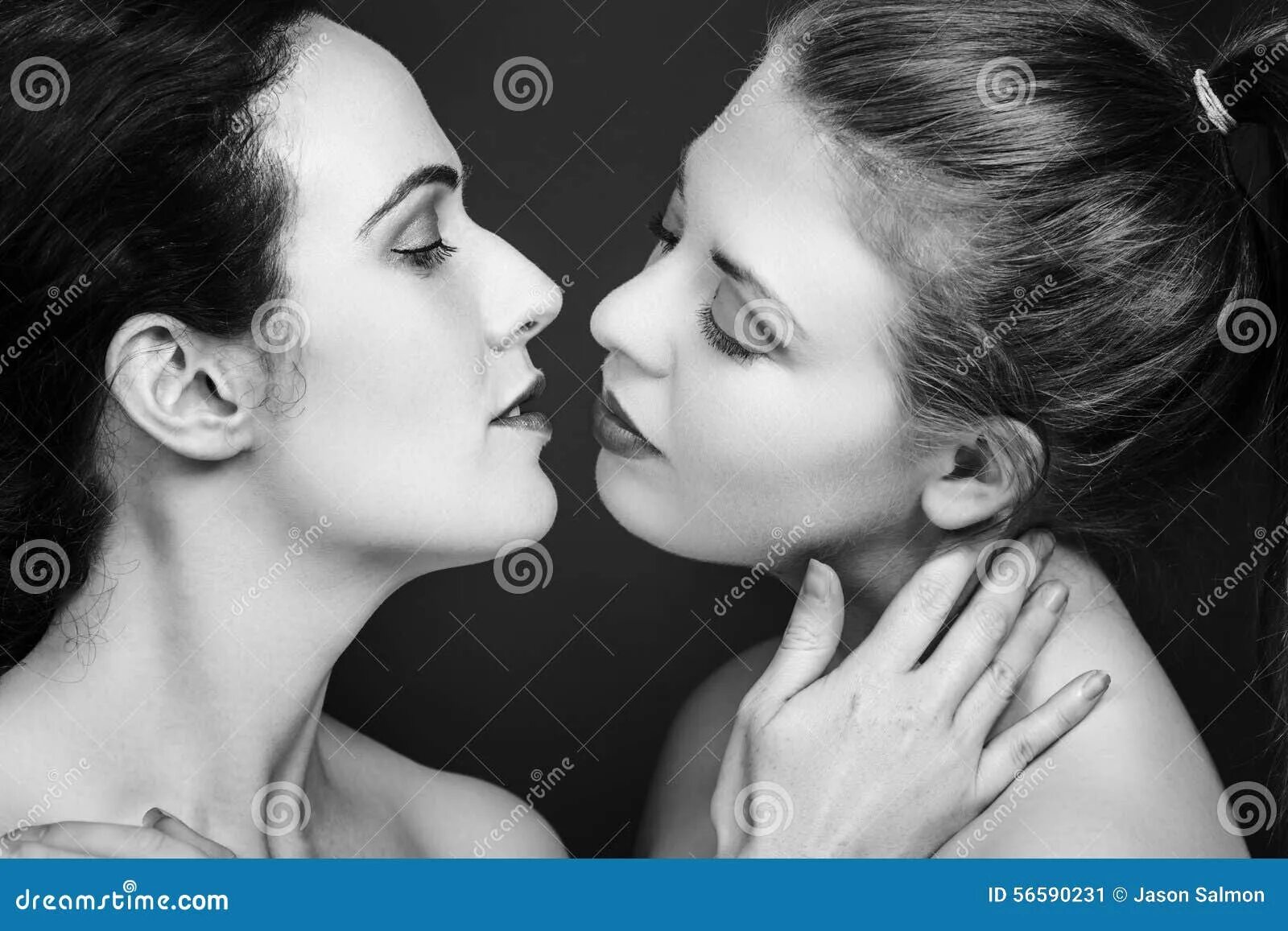 Two girls lick. Il bacio фото. Monochrome 2 women pics. Lovers Putti Pressed against each other and Kiss.